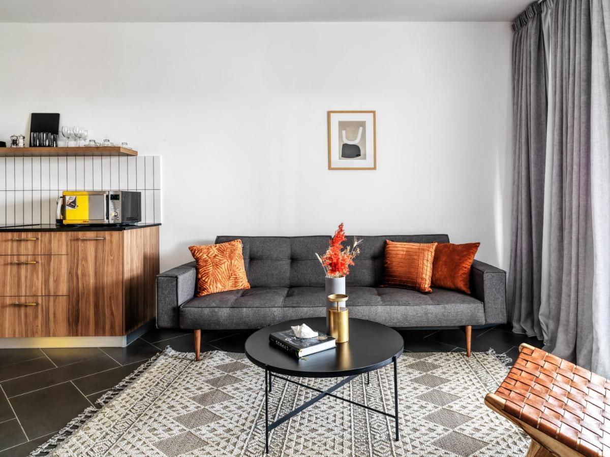 Liv Urban Suites 拉纳卡 外观 照片